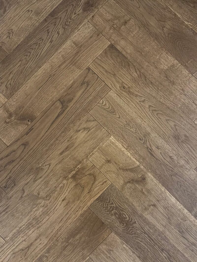 Arden – Heritage Smoked, Brushed & UV Lacquered
